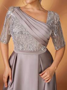 Serin 大码优雅奢华香槟色亮片刺绣拼接缎面不对称领短袖A字连衣裙，适合各种正式场合，新娘母亲礼服 - 香檳色 - 查看 2