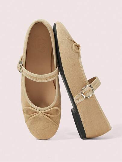 CUCCOO DOLLMOD Zapatos de mujer con punta redonda en color camello, decoración con lazo y hebilla, suela plana. El material de la parte superior es imitación de ante, adecuado para uso diario, fiestas de cumpleaños y eventos