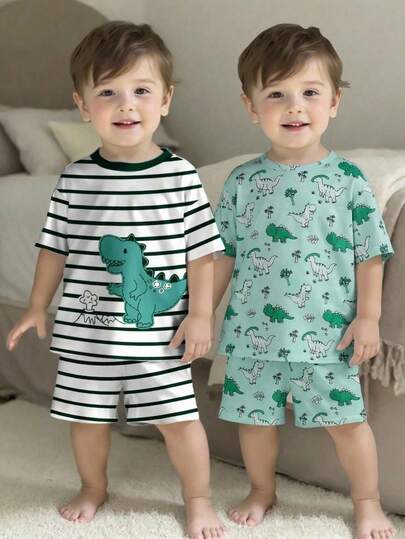 SHEIN 男童宽松休闲睡衣套装（2件套），适合夏季穿着，恐龙图案，夏季风格，条纹恐龙印花圆领短袖T恤和短裤套装，可爱家居服，休闲舒适，实用百搭，面料柔软，适合日常穿着、度假、春夏穿着。