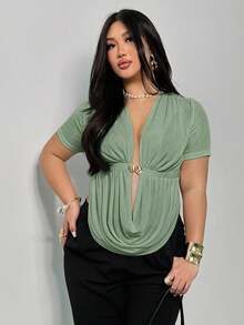 Firerie 大码舒适休闲优雅深V领无袖弹力衬衫，饰有金属扣环和侧开衩，适合春夏穿着 - 綠色 - 查看 7