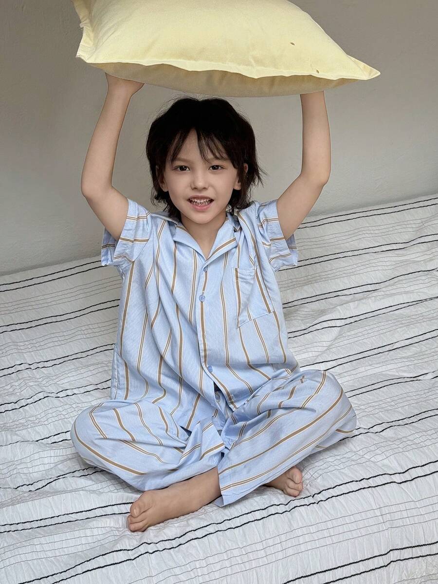 Dazy Kids 男童条纹短袖单排扣上衣和长裤睡衣套装 - 藍色 - 查看 1