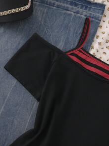 这款少女休闲二合一街头风T恤，印有字母标语和汽车图案，采用露肩短袖设计，适合夏季休闲活动、购物和拍照。 - 黑色 - 查看 3