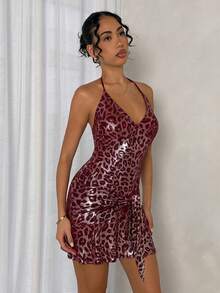 SHEIN Glamour 女士夏季新款时尚红色豹纹水钻性感系带吊带连衣裙，适合派对、约会和海滩穿着 - 紅色 - 查看 6