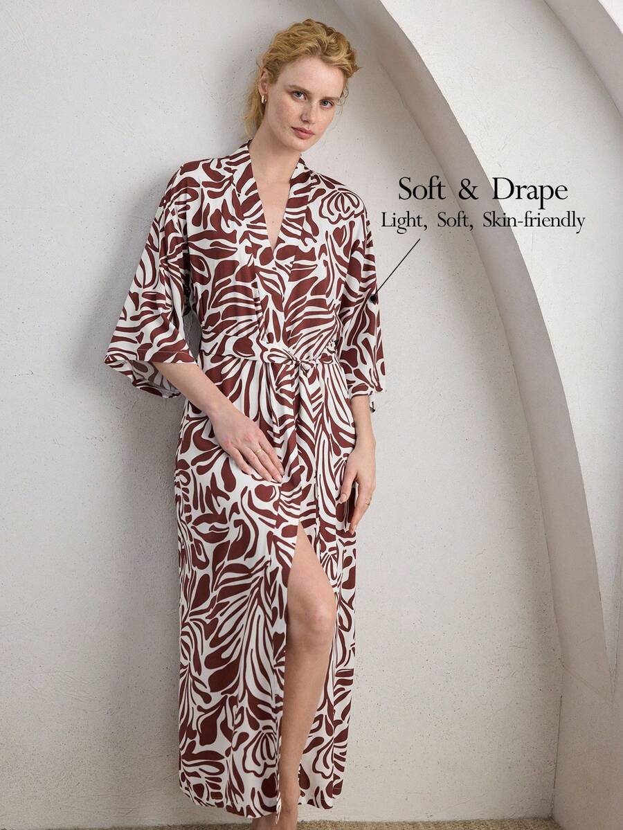 Ocili Bata cómoda y minimalista de mezcla de algodón con estampado de cadena, con cinturón de amarre, ropa de dormir para mujer, elegante para otoño - Color caoba - Ver 1