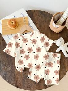 SHEIN 2 Stücke/Set Baby Mädchen Lässig Loose Fit Herz & Blumen Muster Rundhals Kurzarm T-Shirt und Skinny Fahrrad Shorts, geeignet für Frühling/Sommer, süße Sommer Outfits - Verschiedenfarbig - Übersicht 2