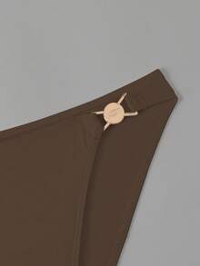 Manfinity KASUA Men's Solid Color Metal Decor Swim Trunks - Brown - View 6
