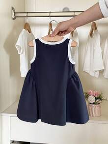 Souflis Souflis 女婴藏蓝色运动休闲针织拼接连衣裙，不对称撞色设计，适合夏季玩耍、居家、度假穿着，甜美可爱 - 寶藍色 - 查看 3