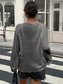 DAZY 女士宽松深V领长袖透视休闲上衣，都市街头风夏季T恤 - 深灰色 - 查看 3