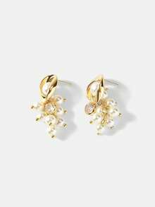 MOTF PREMIUM Pre Gold Plated Micro Inlaid Metallic Imitation Pearl Earrings - Yellow Gold - View 2
