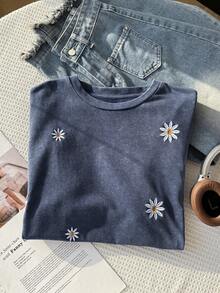 SHEIN EZwear 大码女式圆领花卉刺绣休闲百搭日常短袖T恤，夏季 - 藏蓝色 - 查看 3