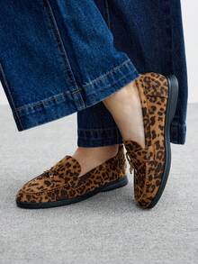 CUCCOO BIZCHIC 时尚棕色豹纹绒面革女鞋，舒适通勤平底乐福鞋，适合户外度假、购物、工作、日常穿着，百搭女鞋 - 吊墜豹紋 - 查看 4