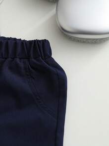SHEIN 2 piezas Conjunto de estilo casual caballero para niño bebé, con camisa polo de rayas con diseño de parche de oso lindo, combinada con pantalones cortos elásticos de color azul marino, adecuado para uso casual, actividades al aire libre, regreso a la escuela, fiesta de cumpleaños, boda, baby shower, reunión familiar, celebración del 1er cumpleaños y talla grande, Conjunto de camisa y pantalones cortos a rayas para niño bebé, Conjunto de verano para niño bebé - Multicolor - Ver 7