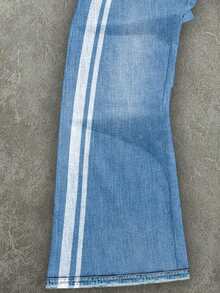 Manfinity ZONE917 休闲街头风蓝色宝石唇形条纹印花宽松牛仔T恤和裤子套装 - 白色 - 查看 4