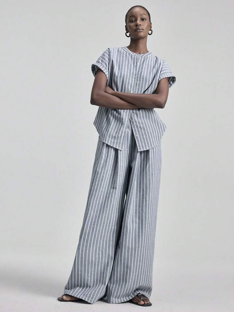 Ontre Camisa de manga corta con mangas de murciélago a rayas azules y albaricoque, pantalones elásticos de cintura con rayas verticales estilizantes, conjunto elegante y moderno para invitada de boda, moda urbana romántica y minimalista con estilo francés lujoso y elegante para uso casual de oficina, con un toque de dinero antiguo de alta gama, ideal para viajes urbanos, cruceros y aeropuertos, esencial para Oriente Medio, versátil para las cuatro estaciones, serie de bodas, conjunto de dos piezas para damas - Multicolor - Añade 3