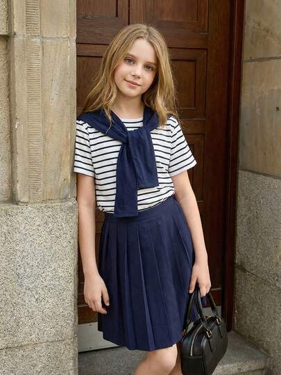 Casual gestreept T-shirt met korte mouwen voor meisjes, geschikt voor de lente/zomervakantie. Comfortabel en modieus, een veelzijdige outfit voor op reis, naar de campus en dagelijks gebruik.