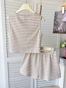 SHEIN Bộ đồ thể thao tối giản thoải mái cho bé gái tuổi teen: áo không tay kẻ sọc và quần short. - Màu Khaki - Xem 2