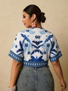 SHEIN TRVLCHIC Plus Size Tropical Print Batwing Sleeve Tie Front Cropped Shirt - Multicolor - View 2