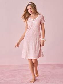 Bonmuse 蕾丝拼布方领双扣皇冠与心形碎花针织短袖睡裙 - 粉色 - 查看 5