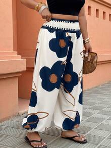 SHEIN PETITE CURVE Plus Size Women's Elastic Waist Lantern Pants, Casual Holiday Trousers, Fashionable Floral Print, Suitable For Summer Wear - Multicolor - View 3