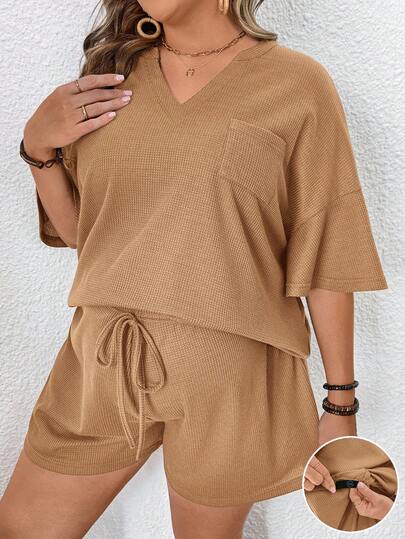 SHEIN Bộ đồ bầu cỡ lớn, màu trơn, cổ chữ V, vai rớt, tay ngắn, dáng rộng, thoải mái, thích hợp mặc mùa hè, gồm 2 món.