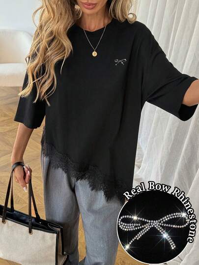 SHEIN LUNE Camiseta negra elegante de mujer con lazo, aplicaciones de strass termoadhesivos y dobladillo asimétrico de encaje - Blusa versátil para primavera/verano, ideal para vacaciones, playa, citas, fiestas, oficina y festivales
