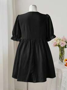 Sweetra Đầm cỡ lớn cổ chữ V phối ren tay ngắn xếp nếp thắt eo kiểu retro dễ thương dự tiệc đi nghỉ mát - màu đen - Xem 2