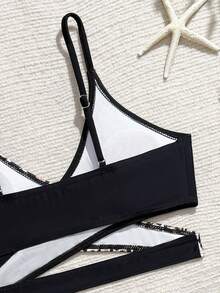 SHEIN Bộ bikini hai mảnh họa tiết da báo phối hợp cho bé gái tuổi teen, kèm áo khoác ngoài và váy, thích hợp cho kỳ nghỉ hè. Bộ đồ hè cho bé gái, đồ hai mảnh phối hợp cho nữ, trang phục hè cho bé gái, đồ bơi kèm khăn sarong, đồ bơi họa tiết động vật, đồ bơi họa tiết động vật cho tuổi teen, đồ bơi hai mảnh kèm áo khoác ngoài, đồ bơi bikini họa tiết da báo, đồ bơi đáy ngắn, váy bơi màu đen. - màu đen - Xem 5