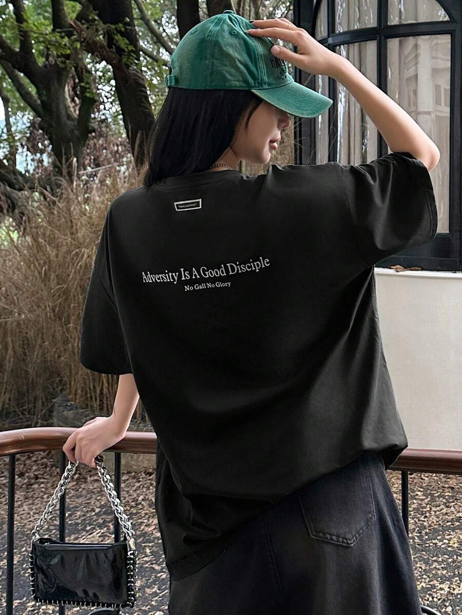 DAZY 女款休閒標語印花T恤,夏季校園風 - 黑色 - 查看 1