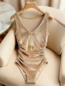 Franclia Áo liền thân không tay cổ chữ V xếp ly, chất liệu nhung bóng mượt, mềm mại và ngọt ngào dành cho nữ, thích hợp để mặc nhiều lớp. - Màu be - Xem 4