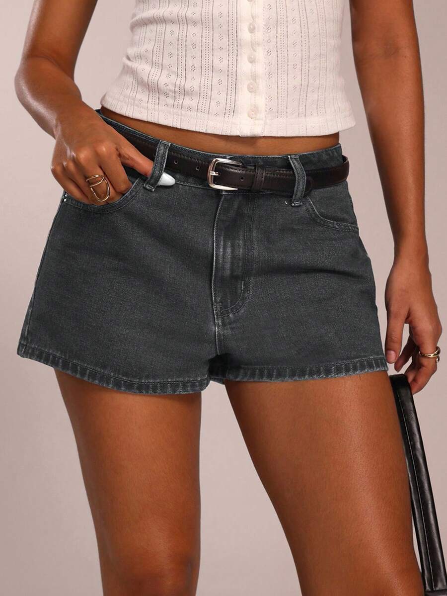 Avantive 女士夏季基础款深蓝色水洗牛仔短裤/装饰皮标/夏季牛仔短裤/可爱/外出/度假/办公穿着 - 灰色 - 查看 1