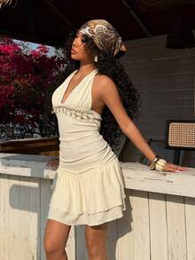 Muchica 杏色V领露背连衣裙，适合度假穿着。 - 杏色 - 查看 4