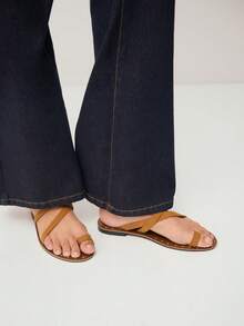 Nöista Studded Flat Sandals With Soft Cross Straps And Open Toe. Perfect For Beach Vacation Outfits - Brown - View 3