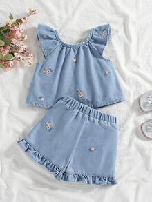 Vintaside Kids 女婴两件套夏季套装，推荐甜美可爱的法式乡村风：泡泡袖上衣+花卉刺绣荷叶边A字短裤。面料柔软透气，搭配凉鞋或防晒衫都很好看，非常适合外出拍照，是小公主的完美之选。 - 淺色水洗藍 - 查看 3