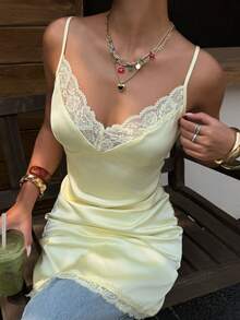 Muchica 女士撞色蕾丝性感吊带迷你连衣裙 - 淡黃色 - 查看 3