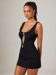 Hauture 女士银色五金配件钥匙孔前开襟短款针织弹力连衣裙 - 黑色 - 查看 4