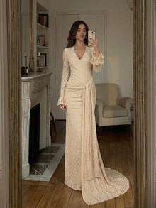 Lumalex 女式优雅性感杏色蕾丝深 V 领喇叭袖扭结装饰修身长袖连衣裙，春秋 - 杏色 - 查看 2