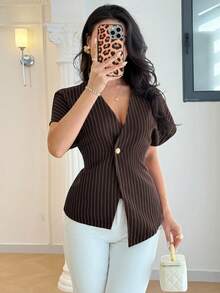 Modelyn 女士条纹简约休闲短袖衬衫 女士细条纹上衣 女士短袖V领上衣 女士上衣，夏季上衣 - 咖啡棕 - 查看 6