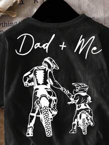 SHEIN 男童休闲简约圆领T恤，适合夏季穿着，经典保暖家庭图案印花，父子玩耍图案印花，背面印花 - 黑色 - 查看 3