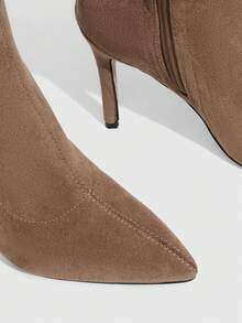 Daringsoles Giày bốt nữ mũi nhọn, khóa kéo bên hông, co giãn, ôm sát, chất liệu flannel, bốt cổ thấp, bốt cao gót, bốt dự tiệc, kỳ nghỉ, du lịch, bốt nữ. - Vải nhung nâu - Xem 5