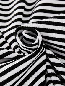 SHEIN Áo thun ngắn tay cổ chữ V kẻ sọc dành cho nữ tuổi teen, kiểu dáng thường ngày, đa năng. - Đen và trắng - Xem 9