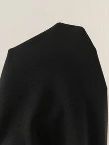 Lounesse Mono corto negro con cuello en V, mangas con volantes y cintura ceñida para mujer de talla grande, mono informal de talla grande para salidas, citas, verano, primavera/verano, vacaciones, bodas, graduación y festivales para mujeres de talla curvy - Negro - Ver 3