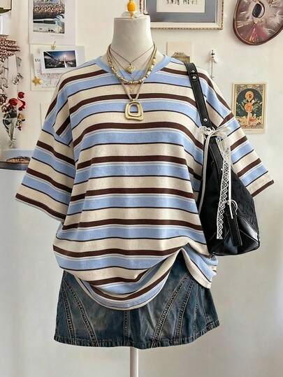 Lalippa World Cup Soccer League Pattern Digital Print Fashionable Minimalist Oversized Mid-Length Round Neck Drop Shoulder Women's T-Shirt, Gift For Friends