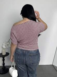 Firerie 大码女式纹理条纹不对称领口弹力褶皱蝙蝠袖T恤上衣，条纹女式衬衫，春夏秋季服装，通勤，优雅，休闲，日常，工作装 - 酒紅色 - 查看 2