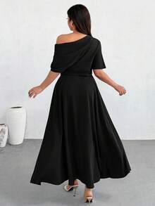 Firerie Đầm cỡ lớn màu trơn, vai lệch, kiểu dáng tối giản, thường ngày. - màu đen - Xem 2