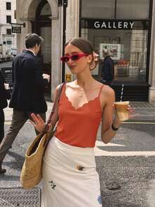 SHEIN Frenchy 扇贝边细条纹吊带背心 - 鏽棕色 - 查看 5