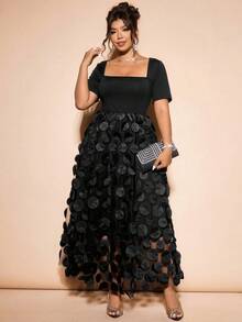 Cravure 大码女式纯色针织方领短袖修身上衣，搭配网纱花卉贴花半身裙，优雅派对中长连衣裙 - 黑色 - 查看 3
