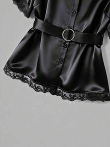 GlowEve CURVE 大码亮面衬衫，蕾丝领口和袖口，优雅大方，适合外出、约会、聚会、通勤、下午茶等场合。 - 黑色 - 查看 6