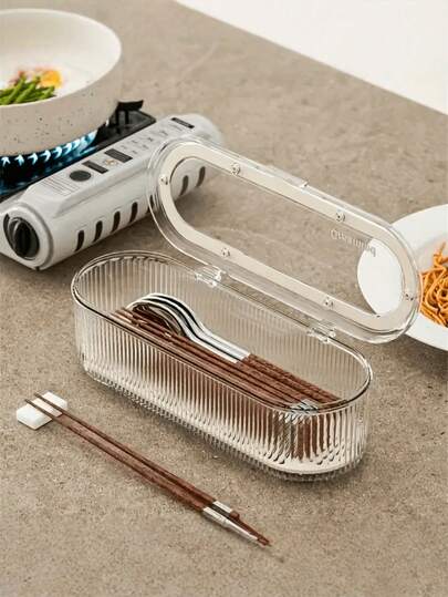 This Is A Beautiful Cutlery Storage Box Made Of Plastic, Suitable For Storing Kitchen Utensils Such As Knives, Forks, Spoons, And Chopsticks. It Is Dustproof, Moisture-Proof, And Comes With A Draining Mat.