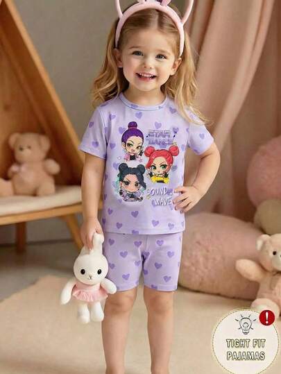 Set de 2 piezas de pijama para niñas pequeñas con estampado de dibujos animados, pantalón corto de punto elástico suave con patrón de corazón y niña en color morado claro, conjunto de ropa de dormir cómoda y ajustada para primavera/verano