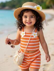 SHEIN 女婴夏季橙白条纹吊带背心和短裤套装，花卉肩带装饰，适合日常外出、休闲旅行、家庭聚会、夏季漫步 - 橘色 - 查看 8